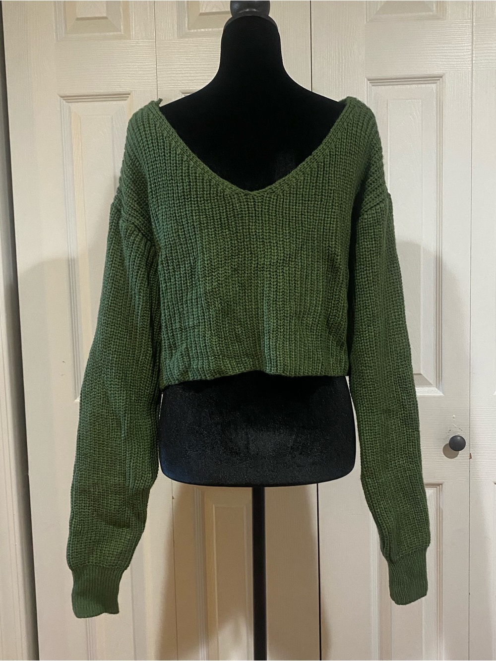 Dark Green Oversized Twisted Front Long Sleeve Cropped Sweater - Picture 3 of 11